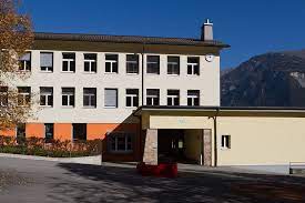 Aula Schulhaus Dorf Thusis GR
